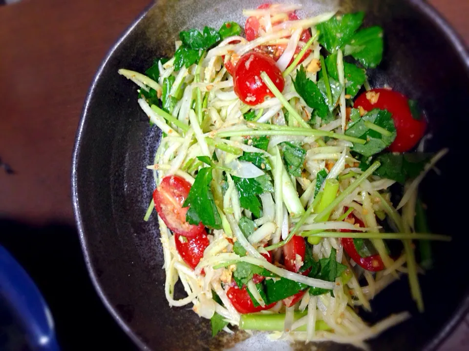 Green Papaya Salad (som tam)|YvoMiwaさん