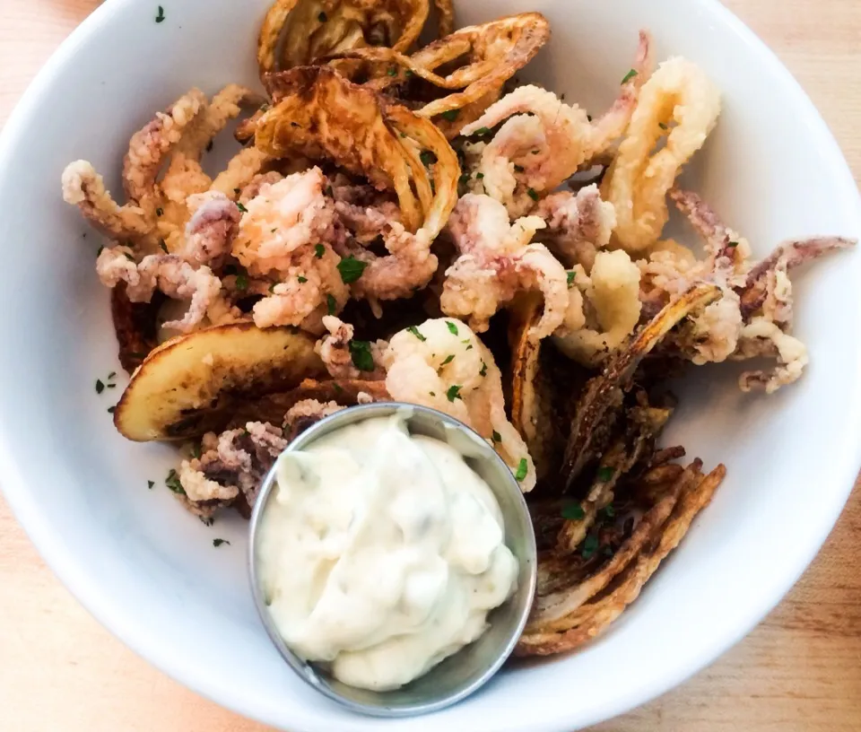 Snapdishの料理写真:Fried Calamari (Frito Misto) from Grassa|sooprcoolchicaさん