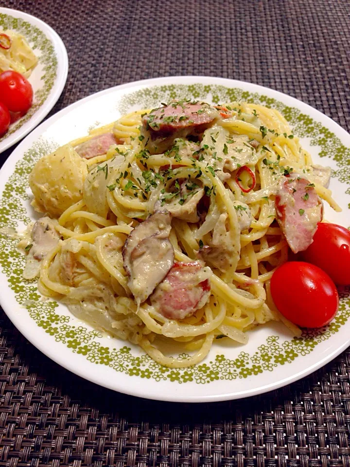 スモークソーセージとバジルペーストのクリームソースパスタ|tachiさん