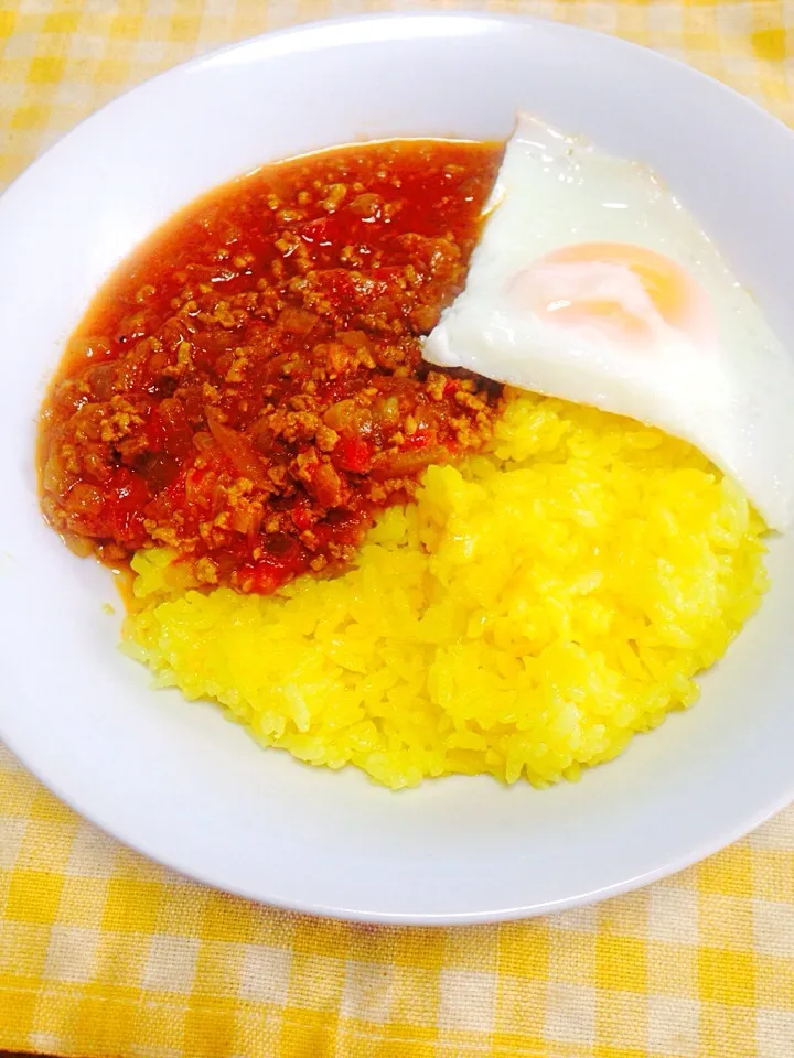 目玉焼き乗っけキーマカレー|くるみさん