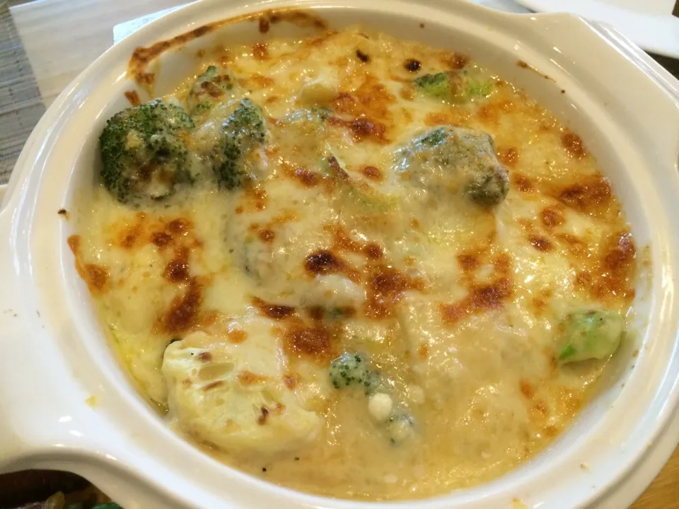 Brocoli Cauliflower cheese gratin|jennifer tan bartolomeさん