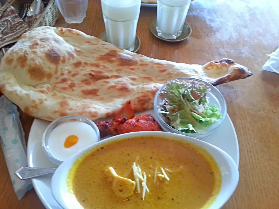 indian curry and big naan|Lottie Ibadlit Ninoblaさん