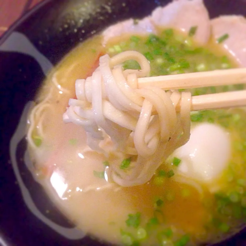 Snapdishの料理写真:鶏塩レモンらーめんの麺|黒澤 真生さん