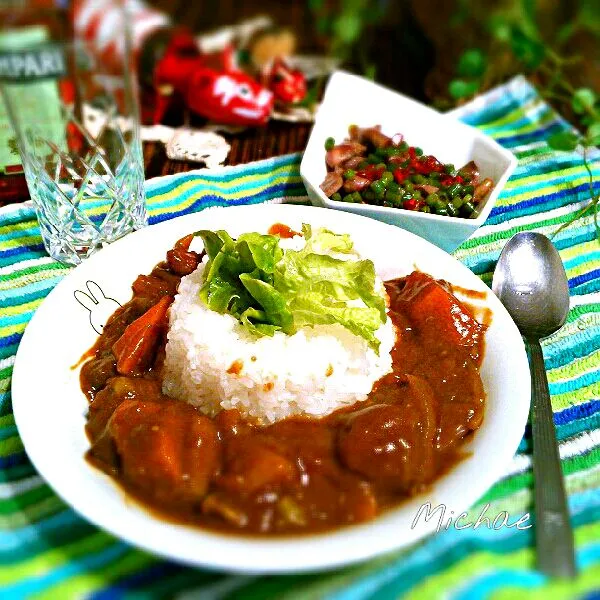 鉄分補給！鶏レバーカレー♪(*^^*)
+ハツとにんにくの芽の辛味炒め|michaeさん