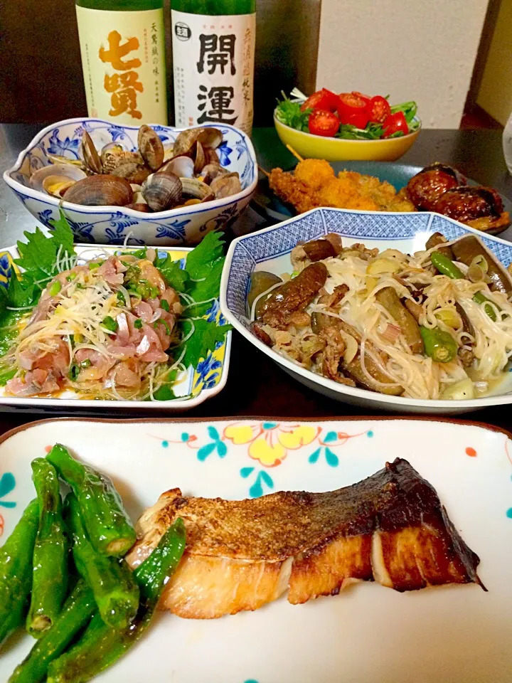 最近あんまり投稿してませんが、家居酒屋は相変わらずです。鰤照り焼き、素麺と豚茄子和え、アサリ酒蒸しなど|ままぞうさん