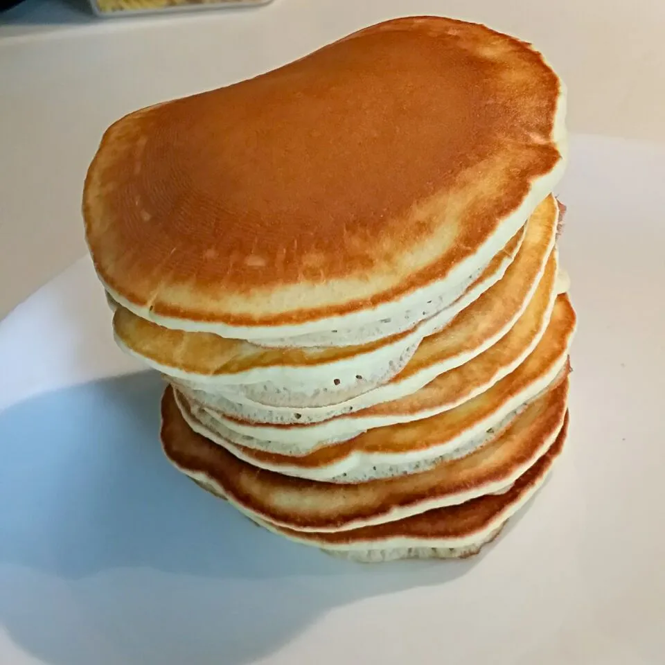 pancakes with strawberries cooked in maple syrup|Juneさん