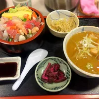 Snapdishの料理写真:ばらチラシとあら汁|yoshiさん