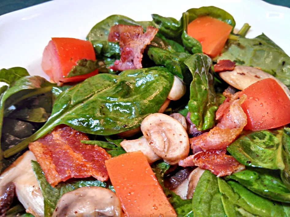 Spinach Salad w/ Warm Bacon Dressing|Sashi Steinerさん