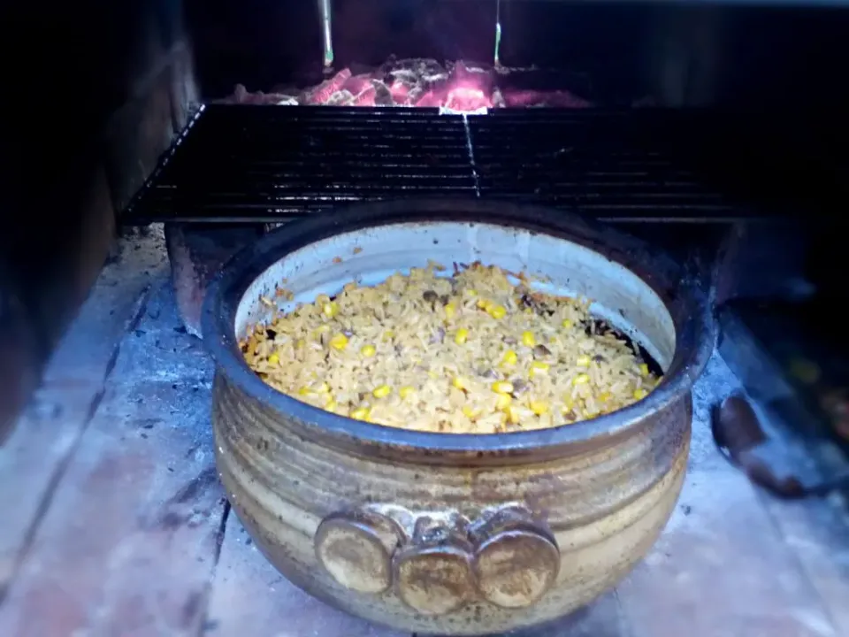 Yellow Rice with Green Pigeon Peas & Corn Cook in Brick Oven|Yari Gonzálezさん