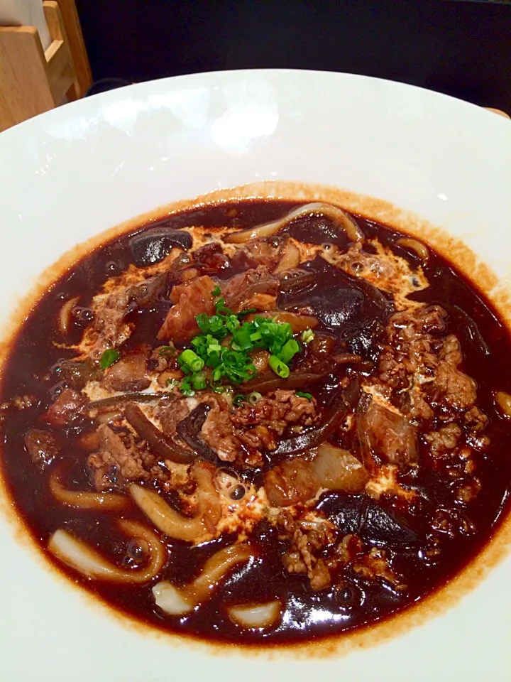 Snapdishの料理写真:『牛すじ黒カレーうどん』|YAJさん