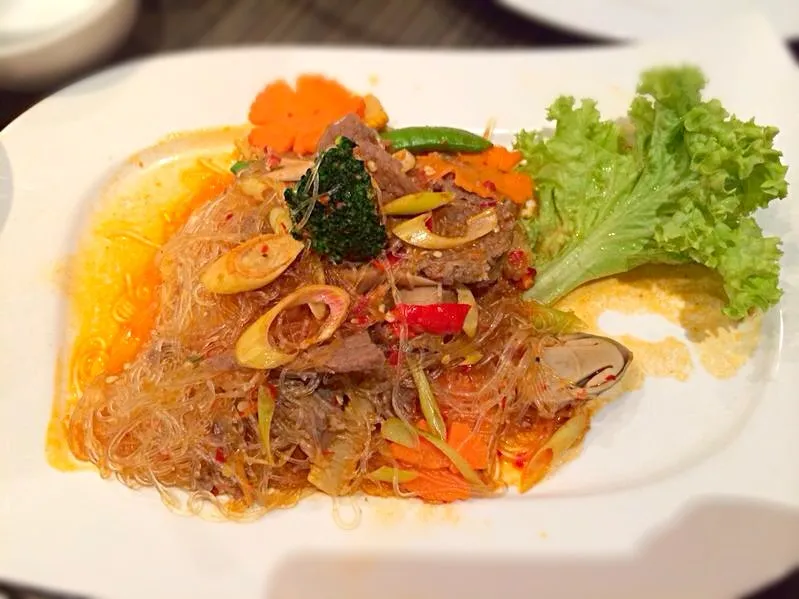 Glass Noodle with Beef & Tom Yam Sauce|Ivyさん