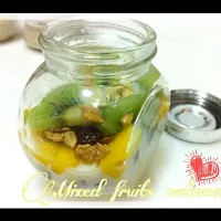 Snapdishの料理写真:Mixed fruit overnight oatmeal:)|Er Yan Jingさん