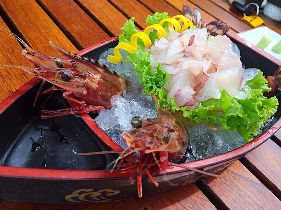 Tiger prawn sashimi|Obeoom Jumsai Na Ayudhyaさん