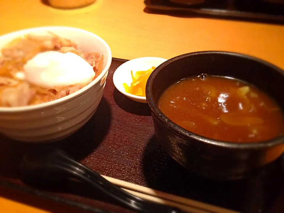 カレーうどん 豚丼セット|へろへろさん