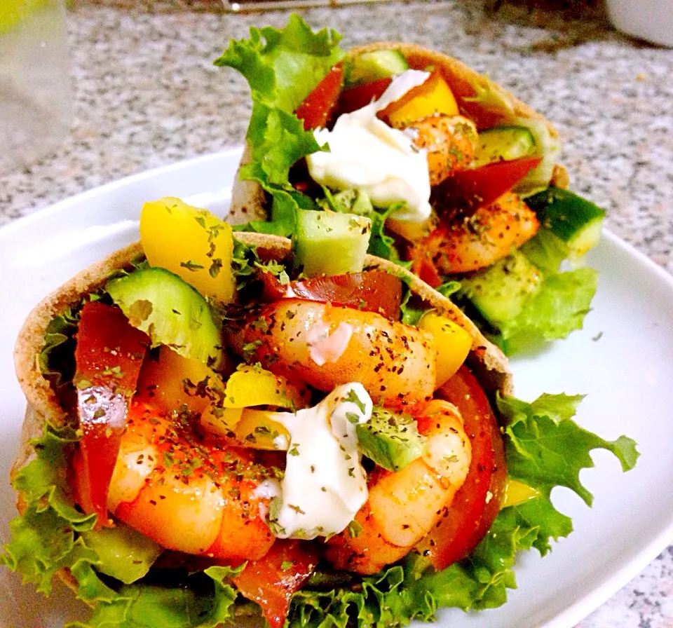 Broiled Paprika Shrimp Pitas|Mich Liowさん