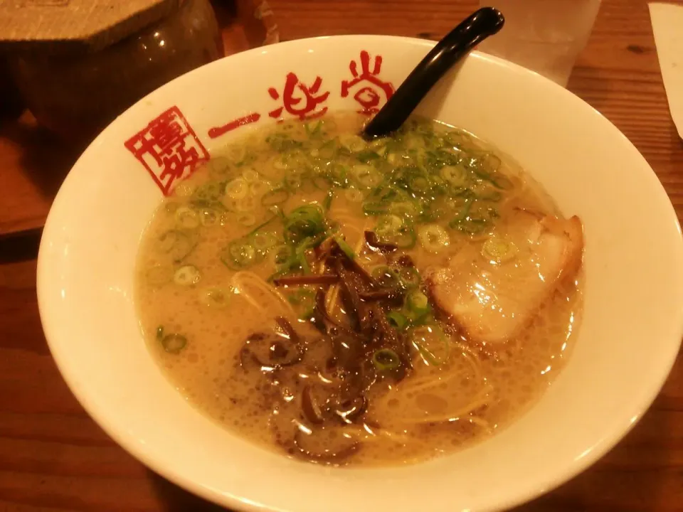 豚骨ふすまラーメン|らウりさん