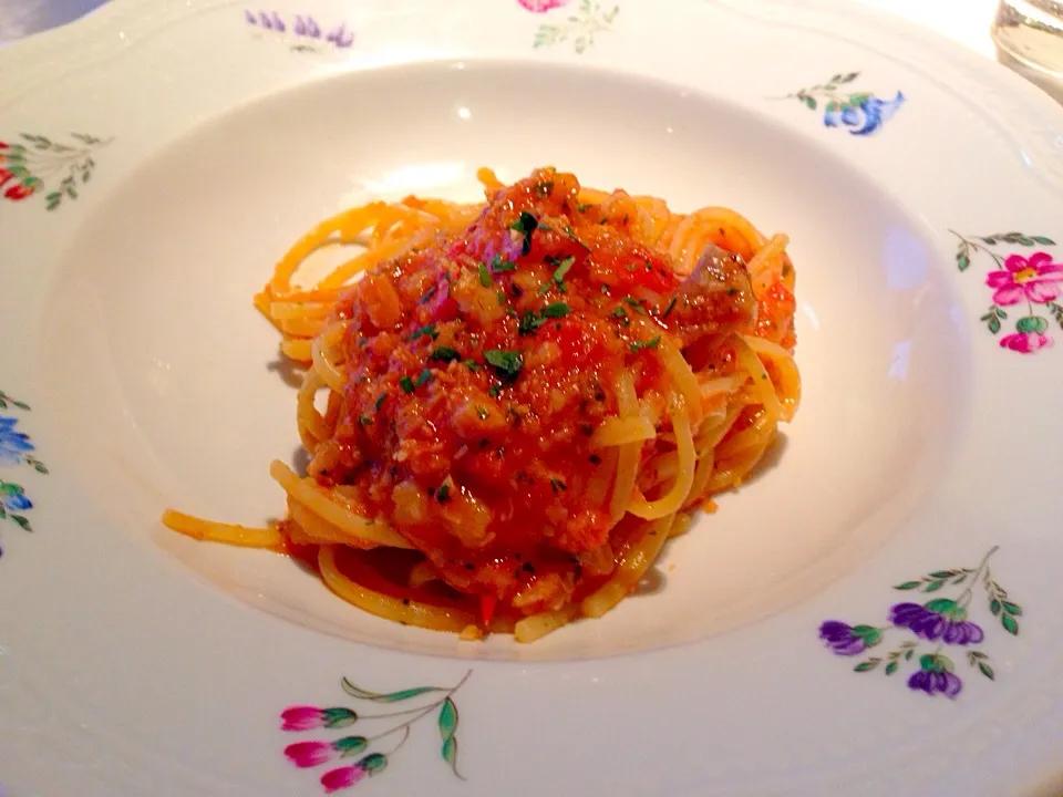 Snapdishの料理写真:カサゴとトマトのラグーソース リングイネ🍝|こいちさん