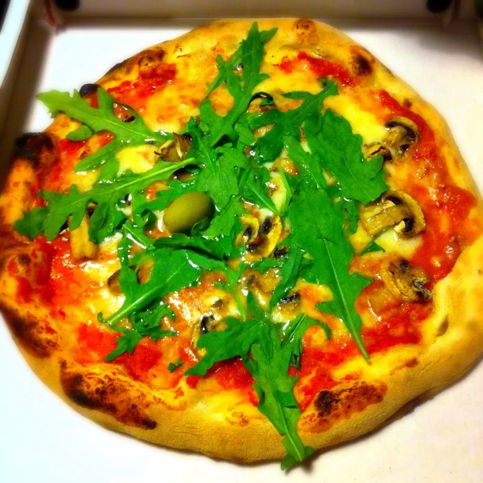 Margherita pizza with rocket|Stefan Labuschagneさん