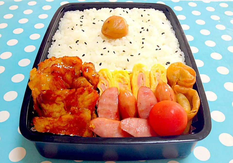 Fried Ginger pork, rolled bacon & egg omelet, sausages & spring roll on lunch box|Liezlさん