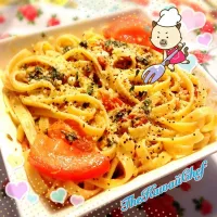 Snapdishの料理写真:Garlic & Tomato Pasta|SnowConeさん