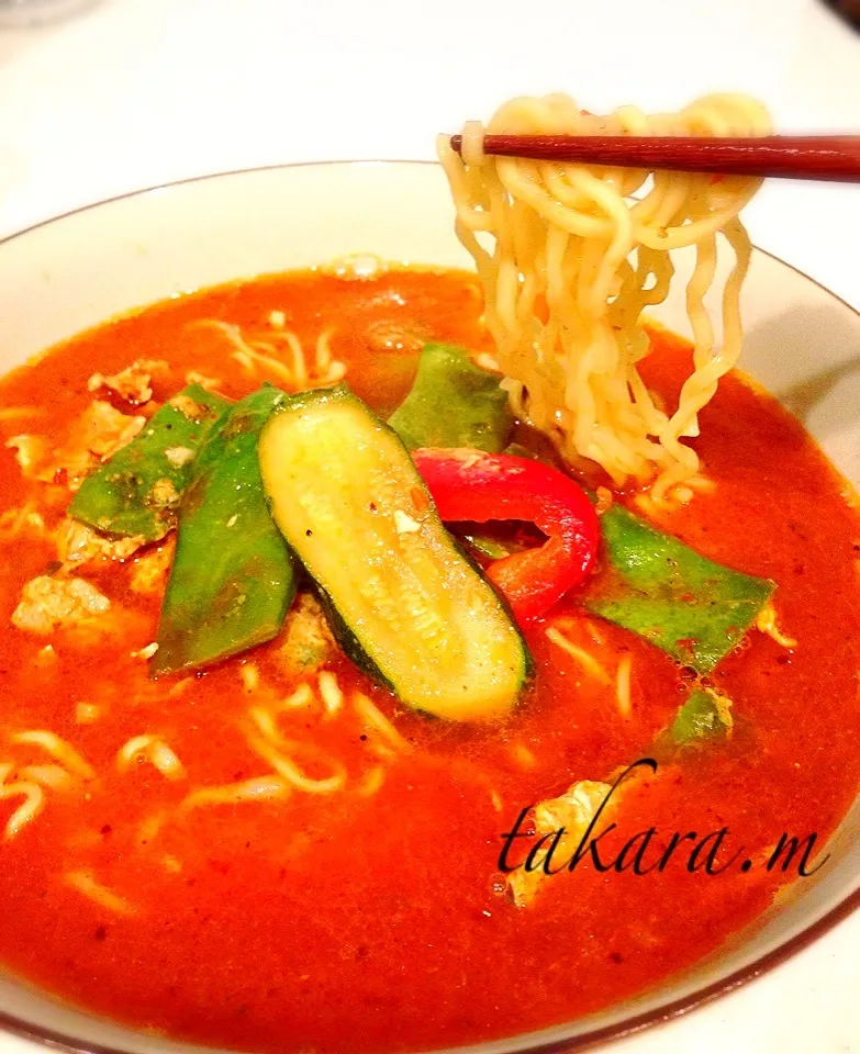 🍅トマトキムチの漬けダレで、深夜ラーメン🍜|チョス ♪さん