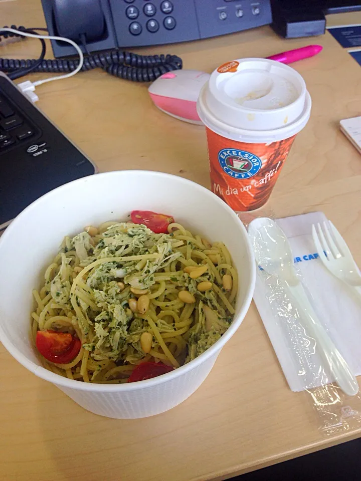 Basil spaghetti with Steamed chicken|Kumigarさん