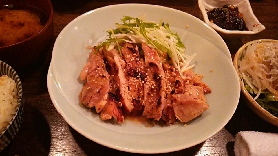 賄い飯♪ 鶏ザク (焼き鶏、ざく切り野菜)胡麻ぽん酢和え|Gauche Suzukiさん