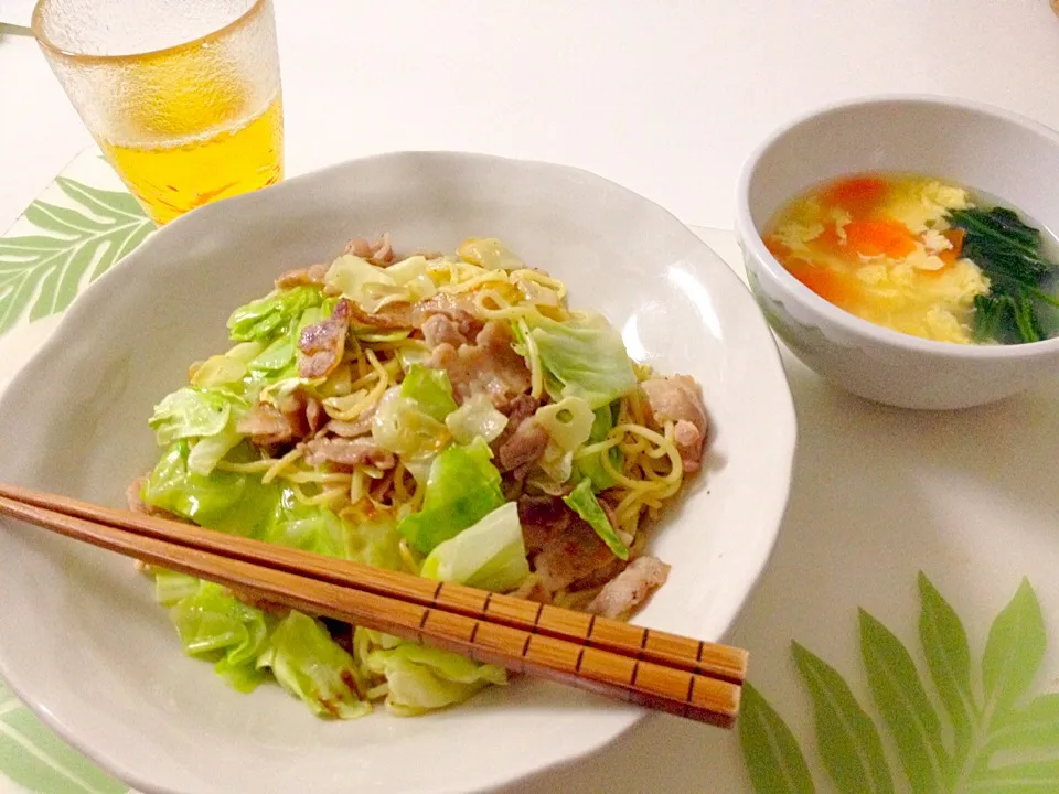 キャベツと豚肉の塩焼きそば・中華スープ|Accaさん