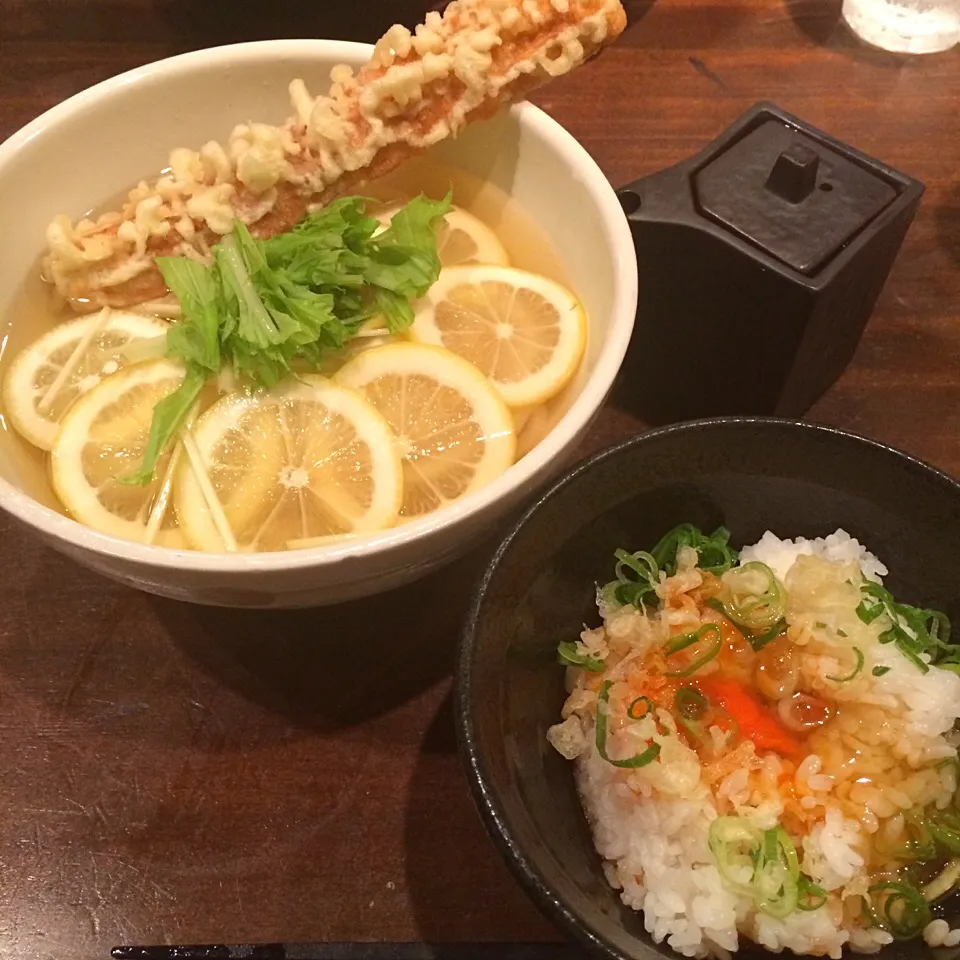 Snapdishの料理写真:ひやひや檸檬うどん、特製玉子かけご飯|maixx ใหม่さん