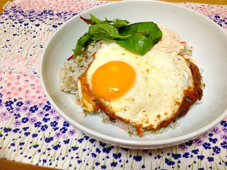 目玉焼きとたらこ豆腐ソースのごはん|ハルさん