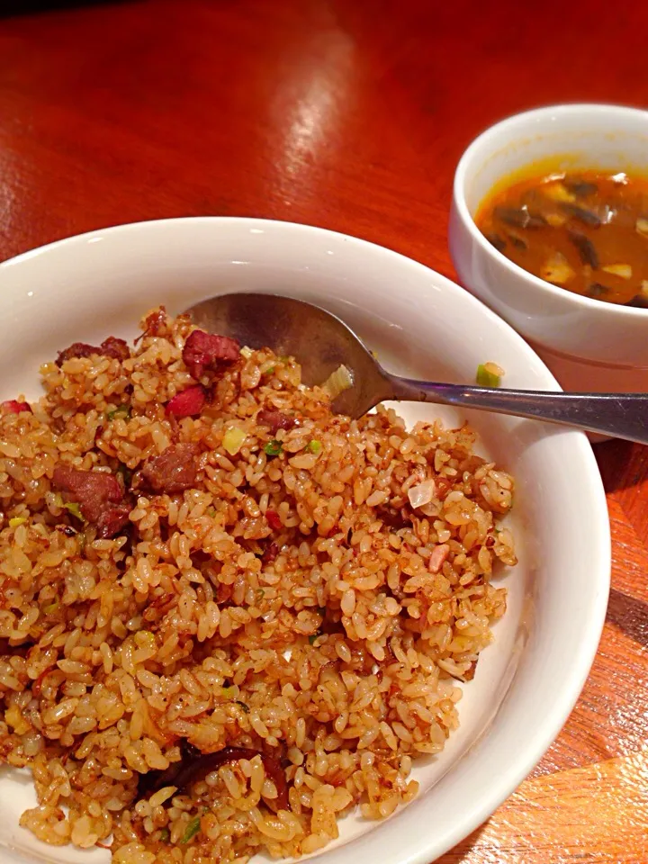 Snapdishの料理写真:BBQチャーハンとスープ Barbecue Fried Rice and soup|Funky Chefさん