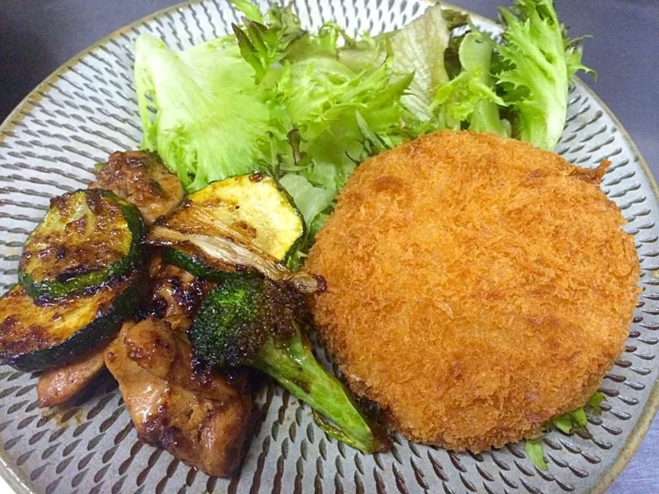 鳥肉と旬野菜の辛味噌炒め＆ハムカツ|前田 タカシさん