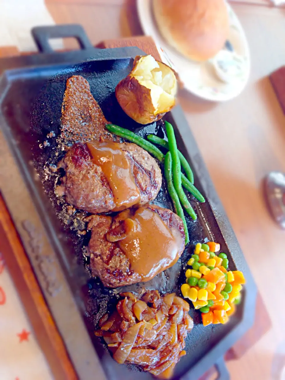 ハングリータイガーでハンバーグランチ🍴|まあやさん