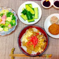 Snapdishの料理写真:牛丼定食|yupingさん