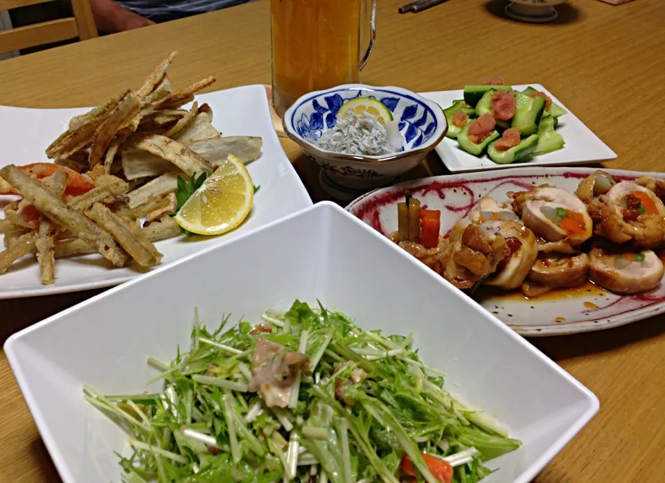 Snapdishの料理写真:今夜はSD三大酒飲み美女の晩御飯。あくまで妄想。あっ、1人ホンマの酒飲み知ってるわ。なっ、咲きちゃん🍻|川上千尋さん