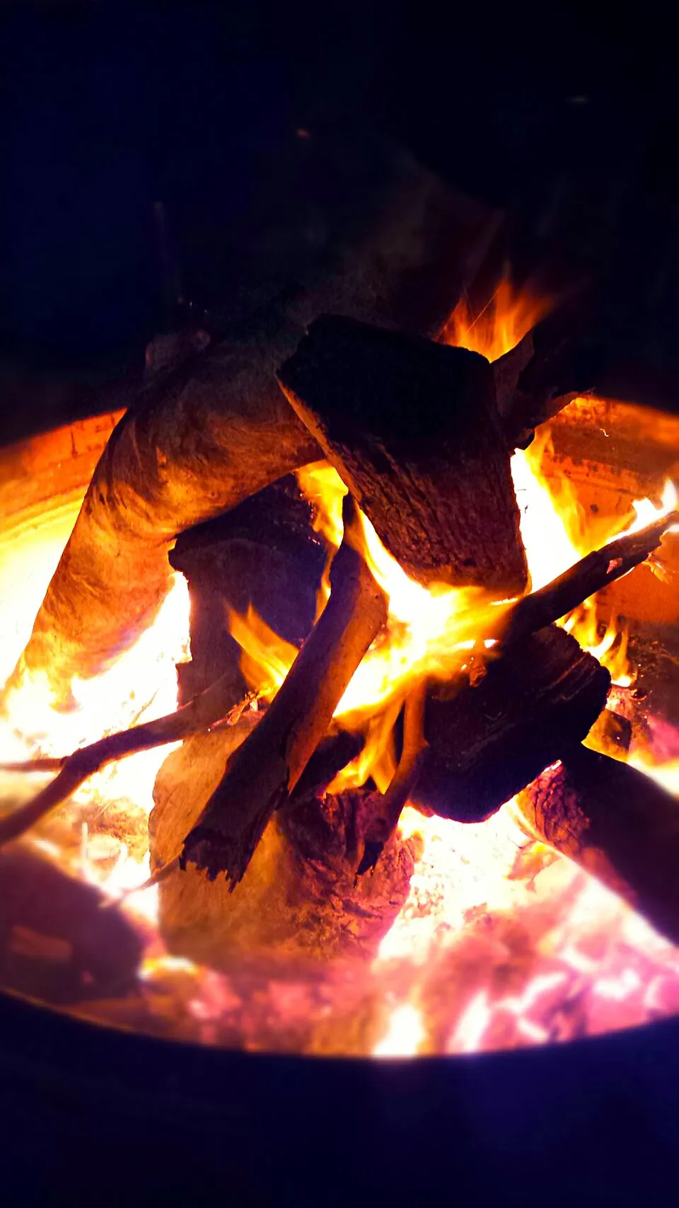 getting the camp fire ready to cook|woodfiredさん