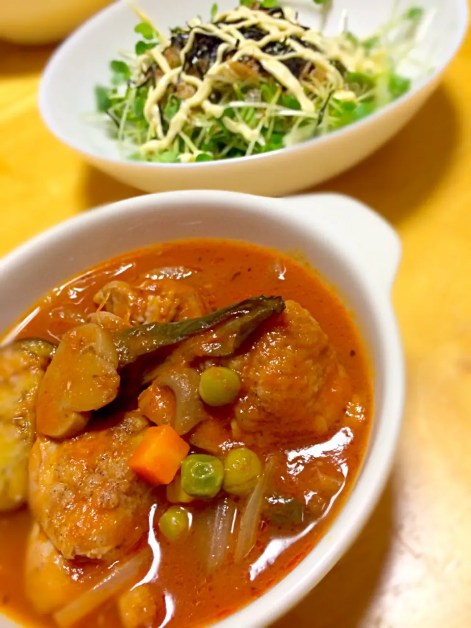 チキントマト煮とカイワレサラダ|しおんさん