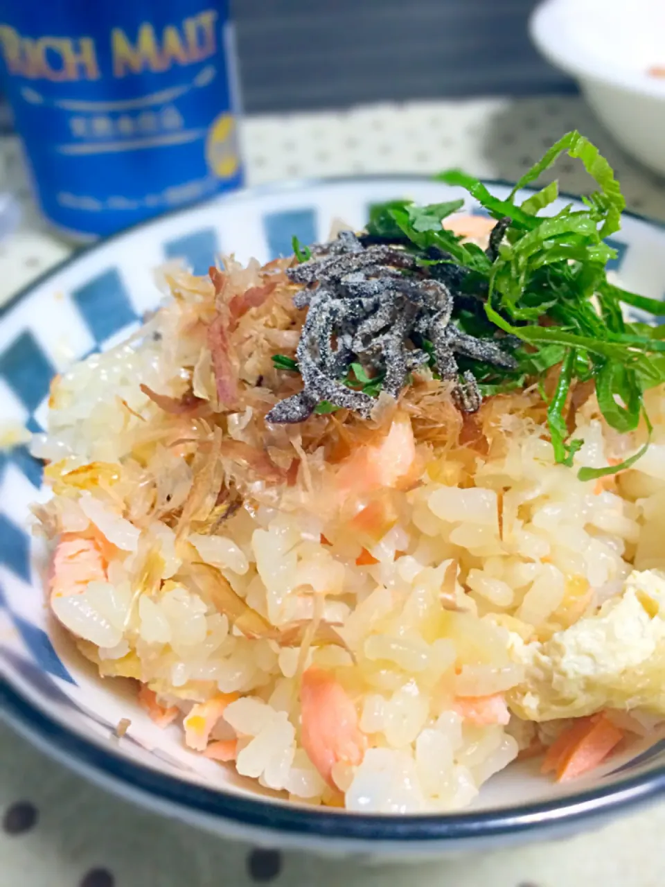 Snapdishの料理写真:MASaさんの料理 ⭐︎ゴマ油香る鮭の炊き込み🍙|さくらさん