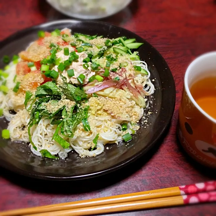 ツナとトマトのぶっかけそうめん|ともえさん