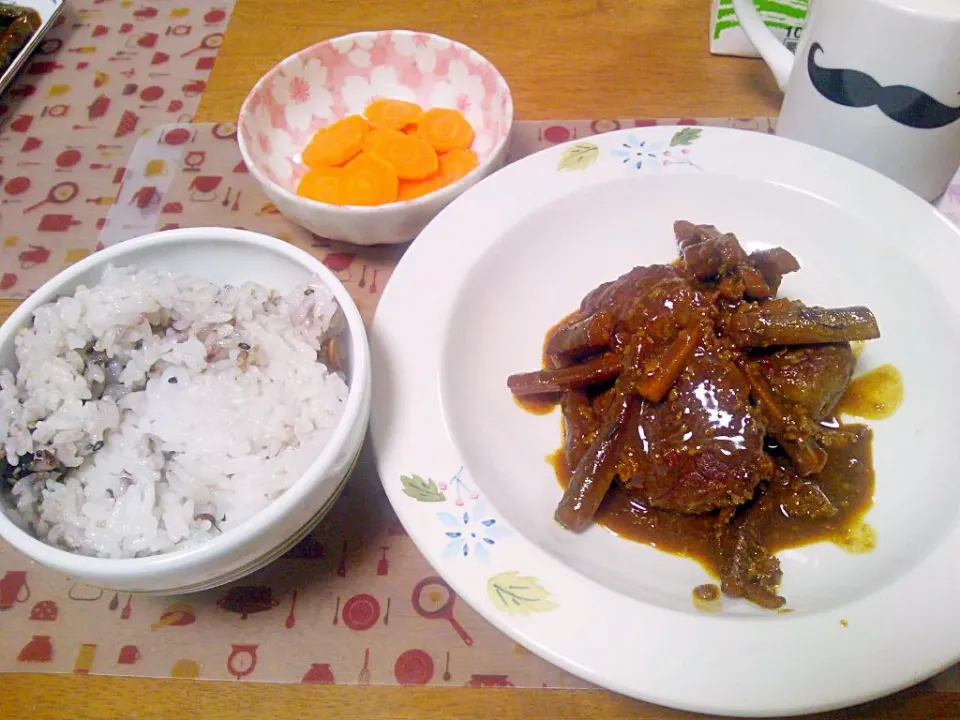 ７月８日 肉だんごとごぼうのカレー煮 にんじんグラッセ|いもこ。さん