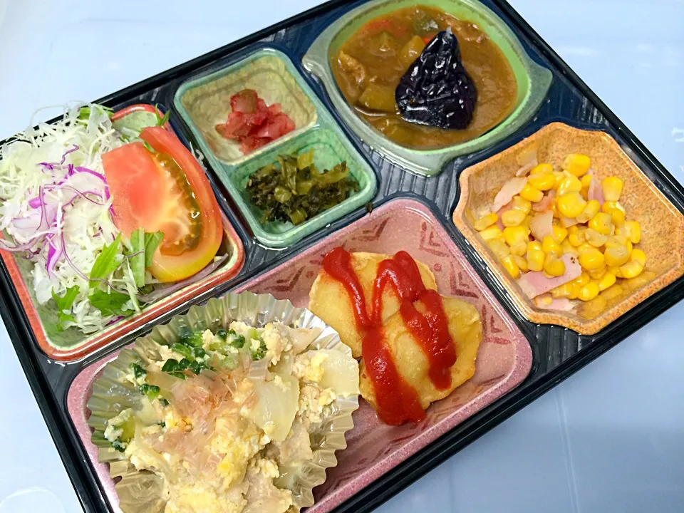 Snapdishの料理写真:夏の野菜カレー 日替わり弁当 豊川市の宅配弁当店|Naokazu Kuritaさん