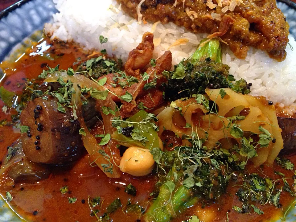 あいがけカレー(チキン&野菜)|ハギーさん