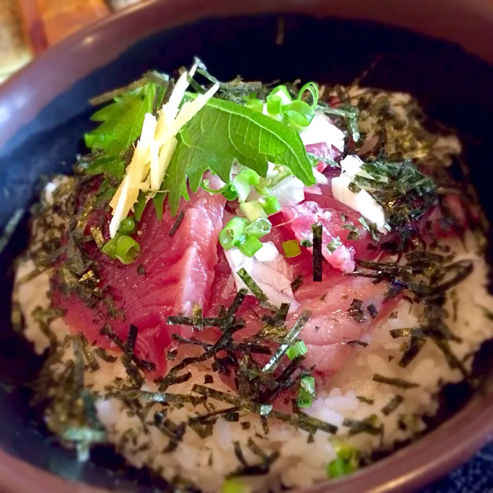 カツオ丼🐟|おかっぴーさん