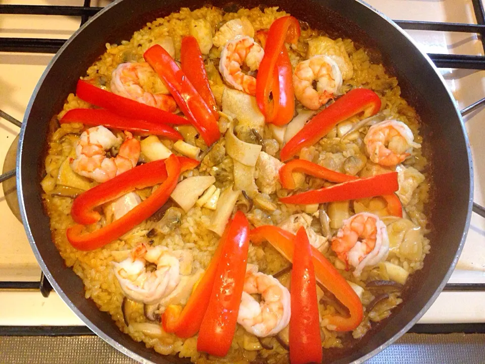 冷蔵庫の残り物でパエリア|Eiko Inoueさん