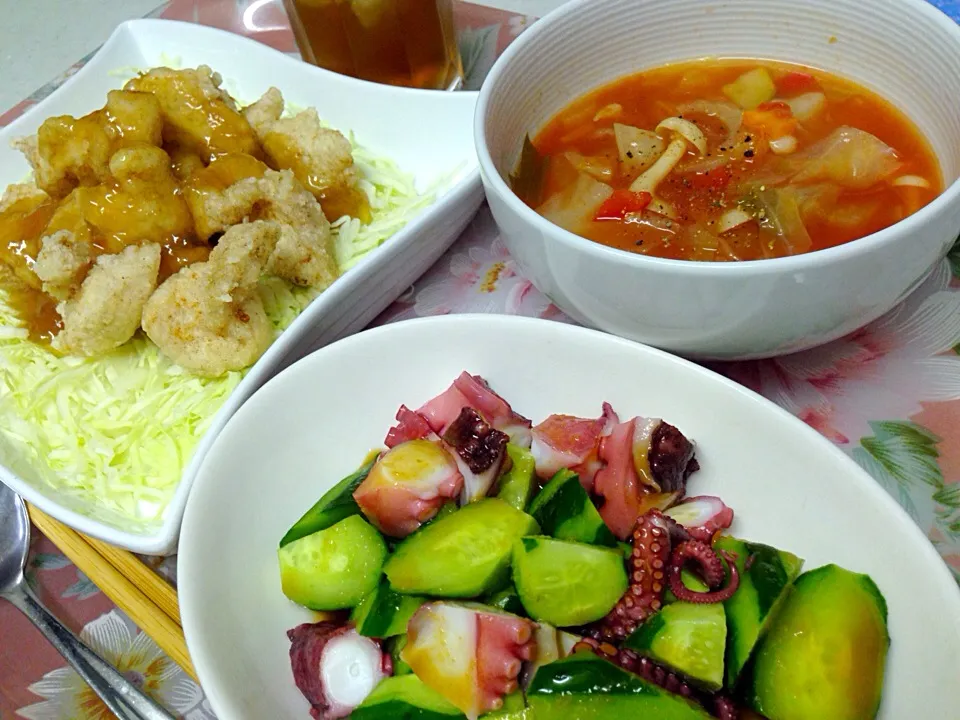 鶏ムネ肉の唐揚げ(大根おろし餡かけソース) 。タコとキュウリの和え物。脂肪燃焼たっぷり野菜スープ|中川真由紀さん