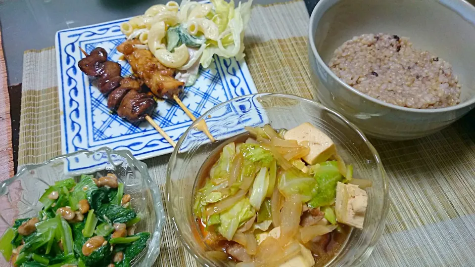 焼鳥＆豚肉と豆腐の炒め＆小松菜の納豆和え|まぐろさん