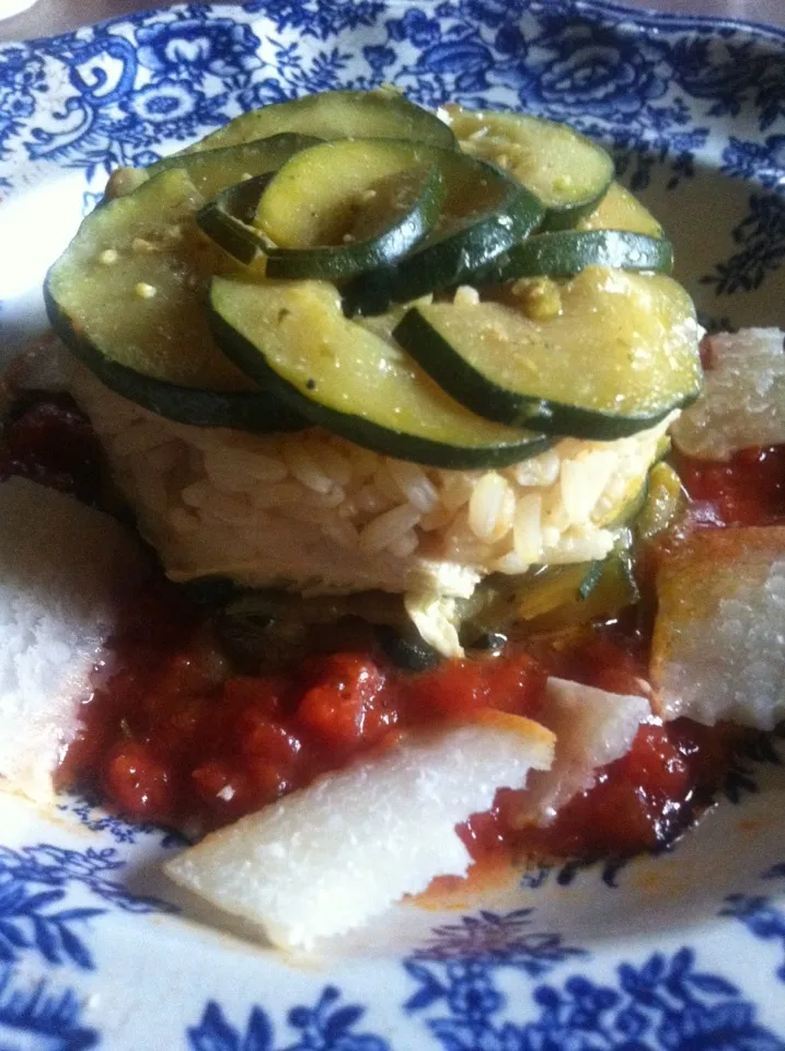 Millefeuille de courgettes et poulet au curry, riz de Camargue, sur lit de tomates au  basilic|PHILIPPEさん