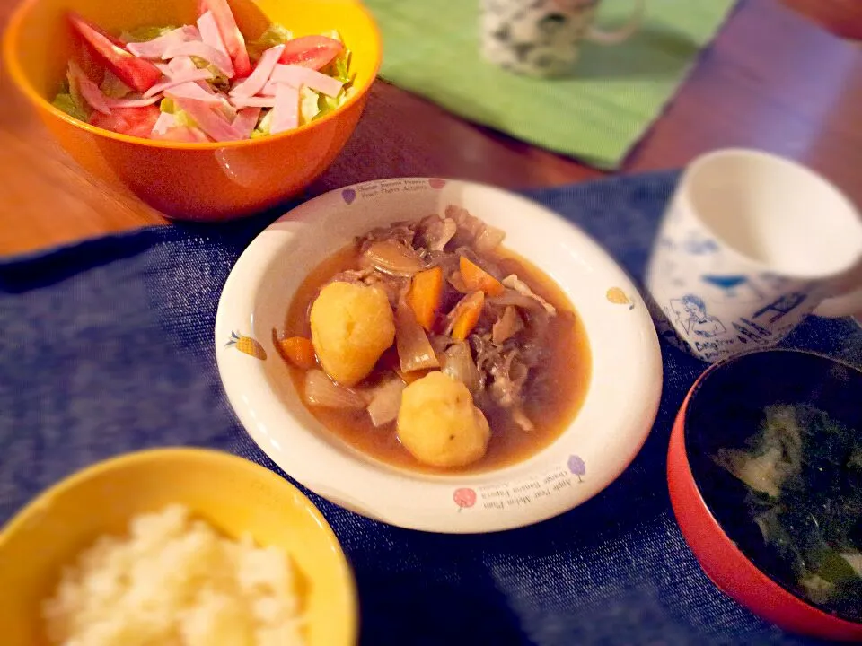 肉じゃが、ワカメの味噌汁、ハムサラダ|かなさん