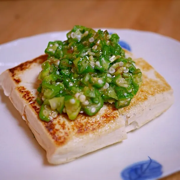 Snapdishの料理写真:塩豆腐のグリル、オクラのせ|manamiさん