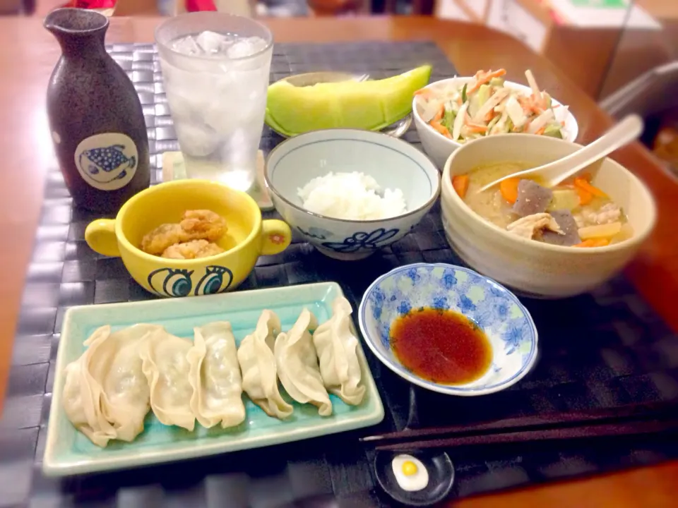 餃子と柔らかモツ煮🍶|マニラ男さん